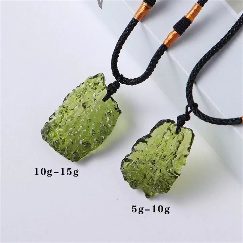 Collier Pierre Moldavite de Qualité – Pendentif Chakra & Guérison