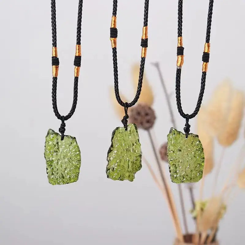 Collier Pierre Moldavite de Qualité – Pendentif Chakra & Guérison