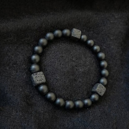 Bracelet Onyx Mat & Lave – Énergie & Équilibre