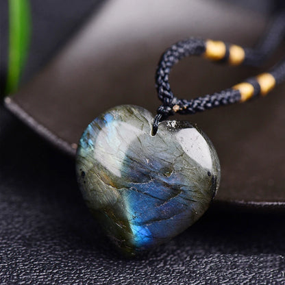 Collier Cœur Labradorite Brillant Énergie Naturelle