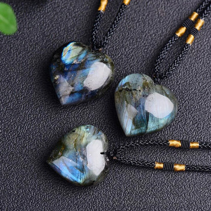 Collier Cœur Labradorite Brillant Énergie Naturelle