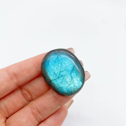 Pierre de Paume Labradorite – Apaisement & Lithothérapie